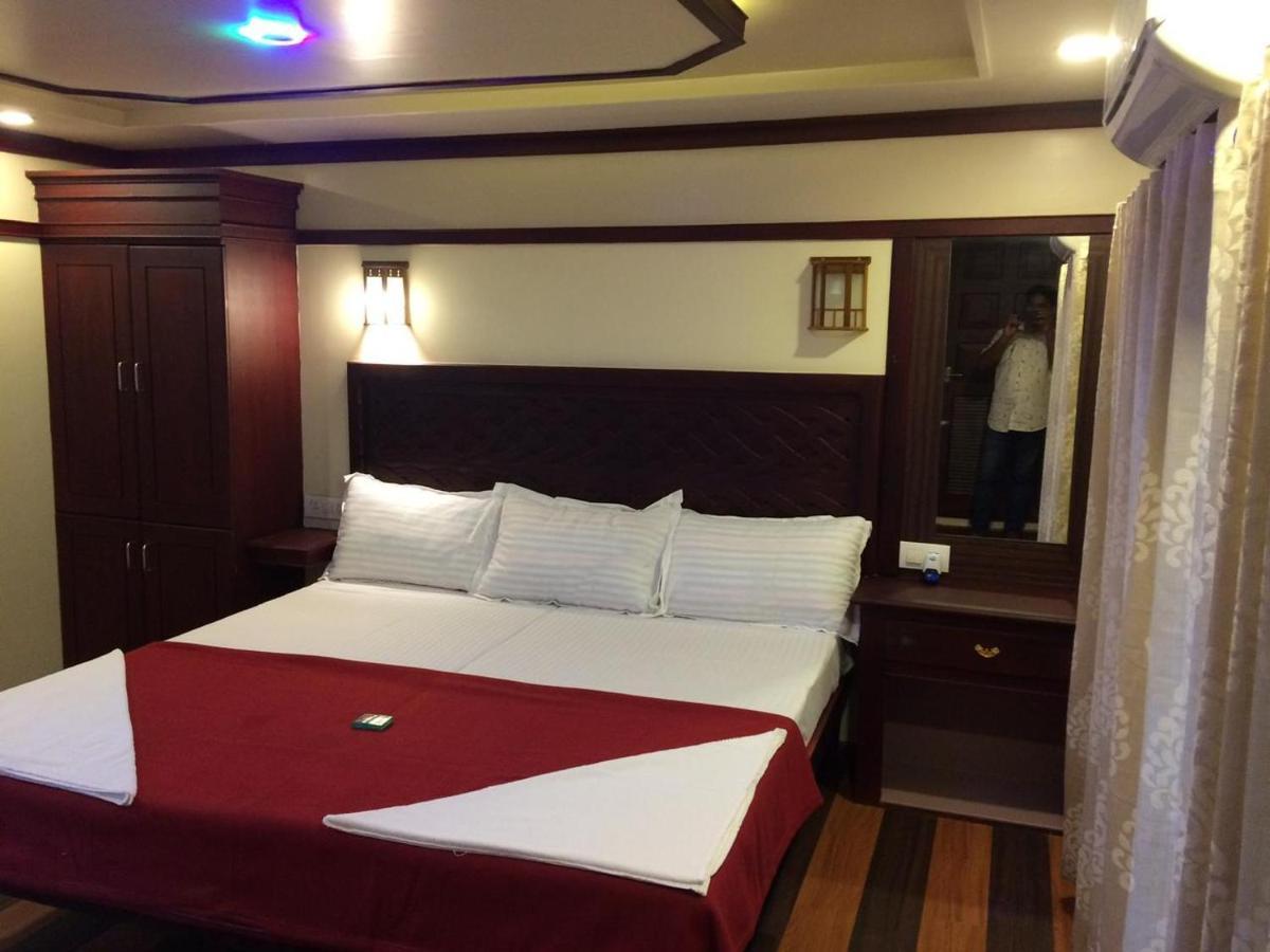 Beach Paradise Day Cruise Houseboat Alappuzha Bagian luar foto