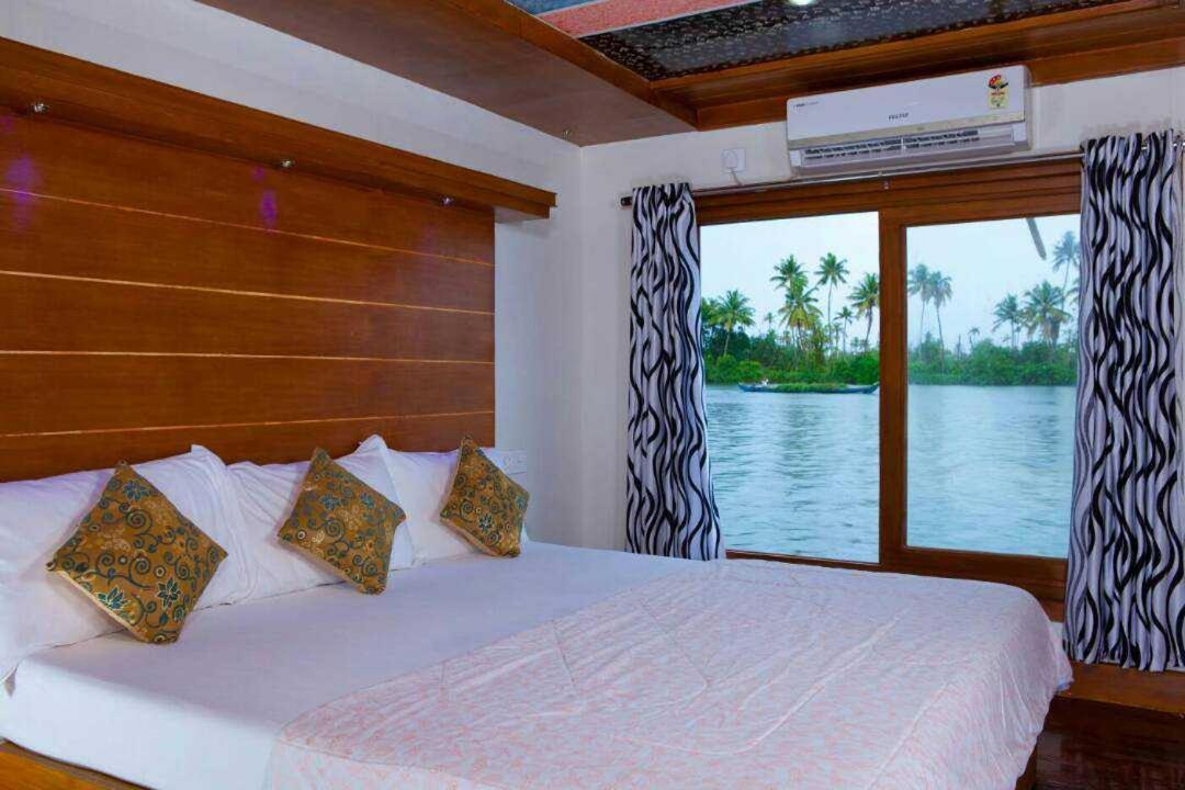 Beach Paradise Day Cruise Houseboat Alappuzha Bagian luar foto