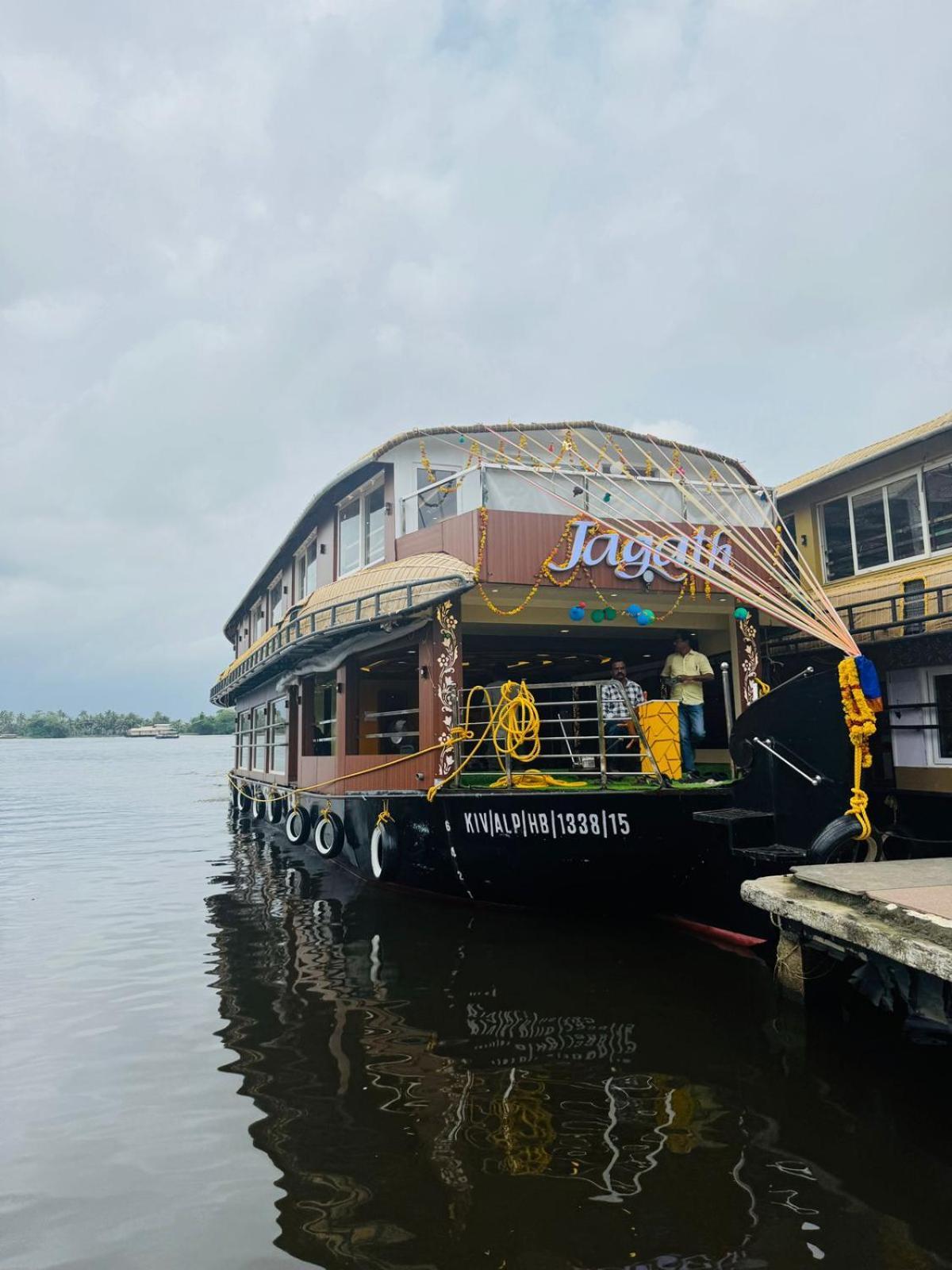 Beach Paradise Day Cruise Houseboat Alappuzha Bagian luar foto