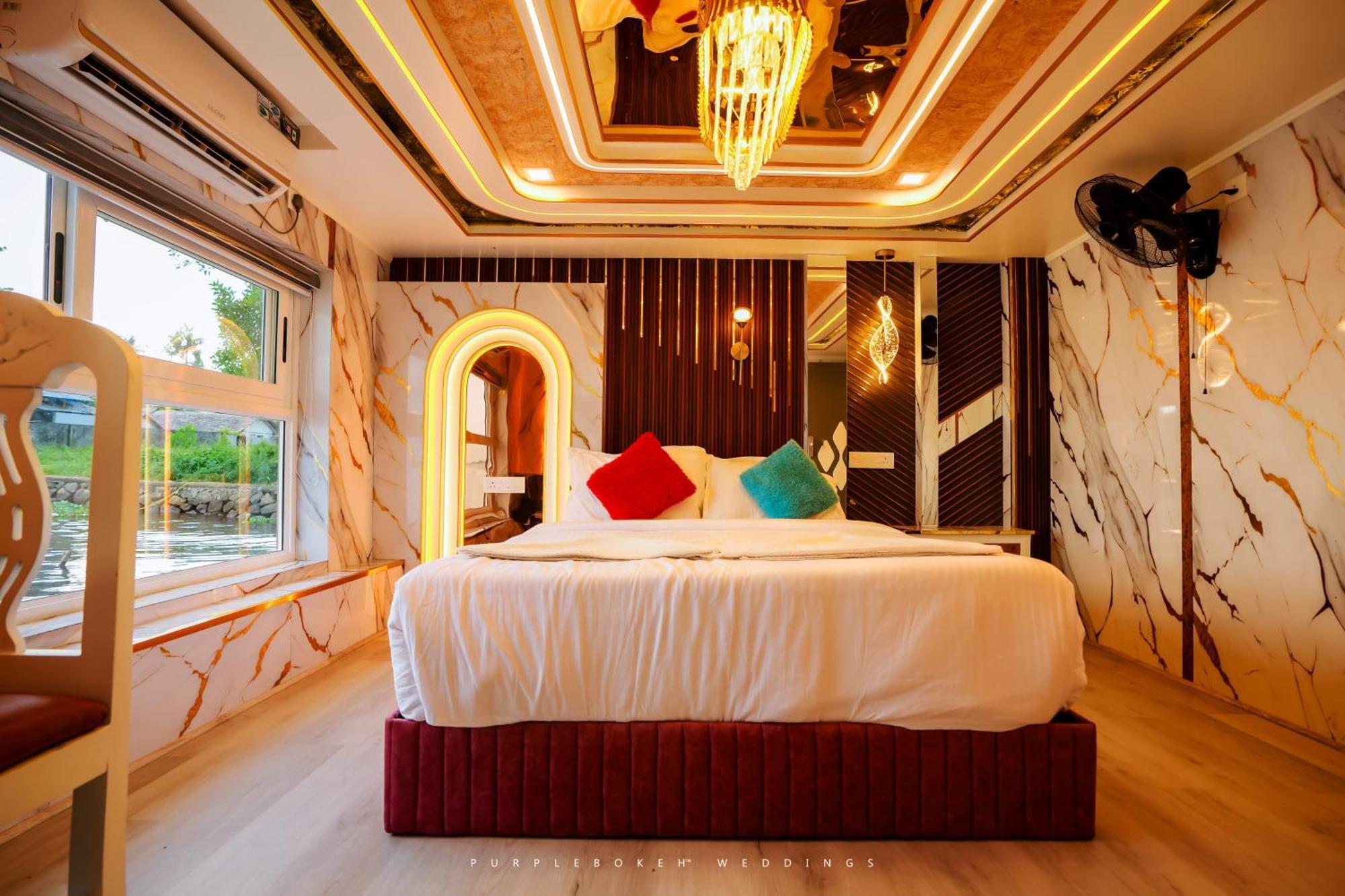 Beach Paradise Day Cruise Houseboat Alappuzha Bagian luar foto