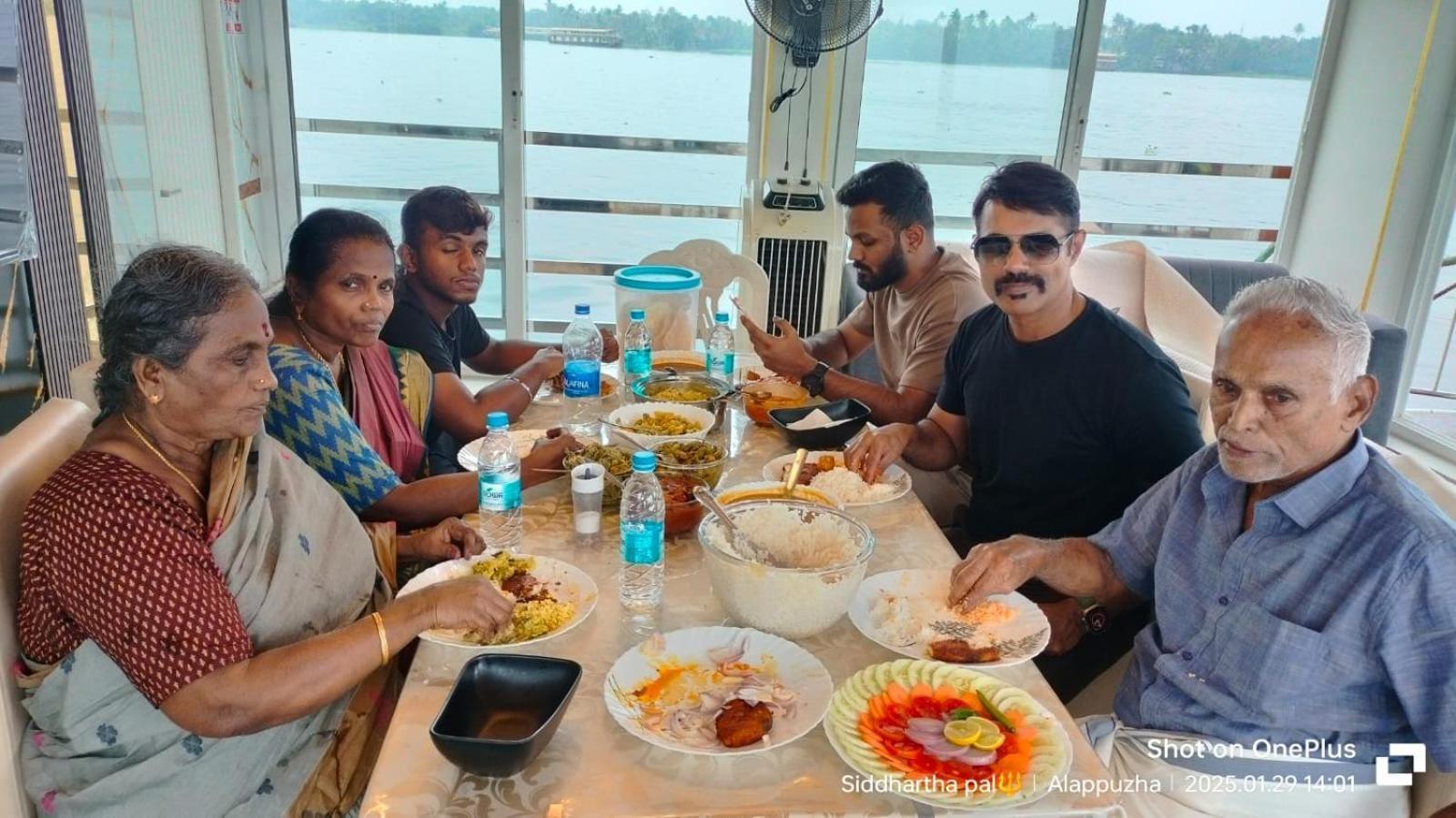 Beach Paradise Day Cruise Houseboat Alappuzha Bagian luar foto